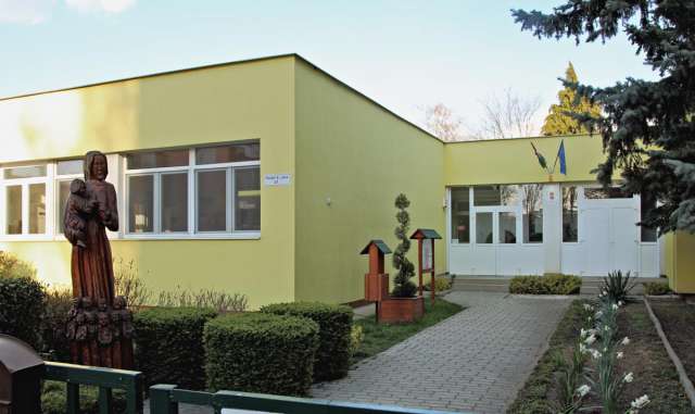 Sárvári Csicsergő Óvoda