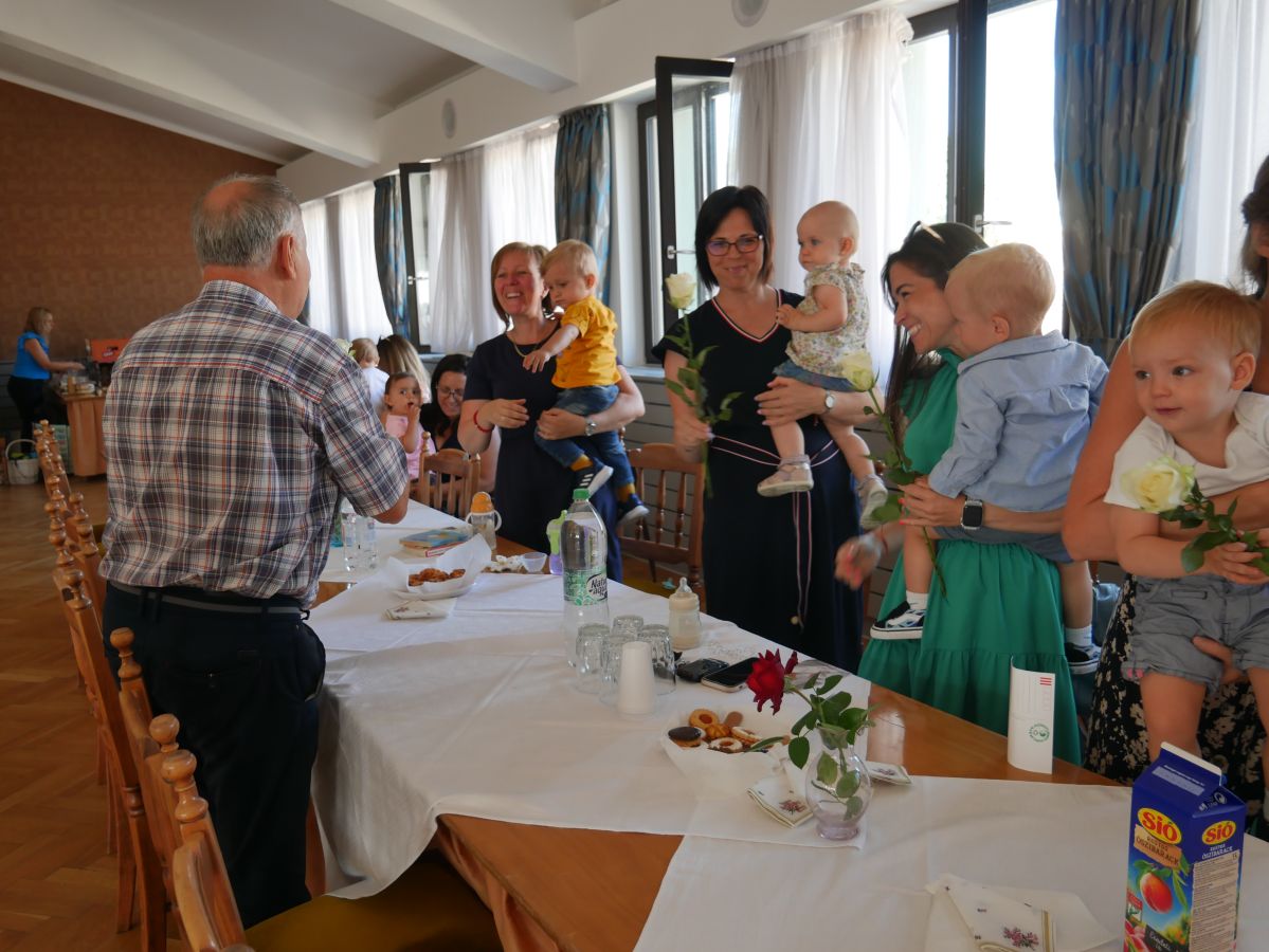 Az édesanyákat köszöntötték a sárvári Városházán